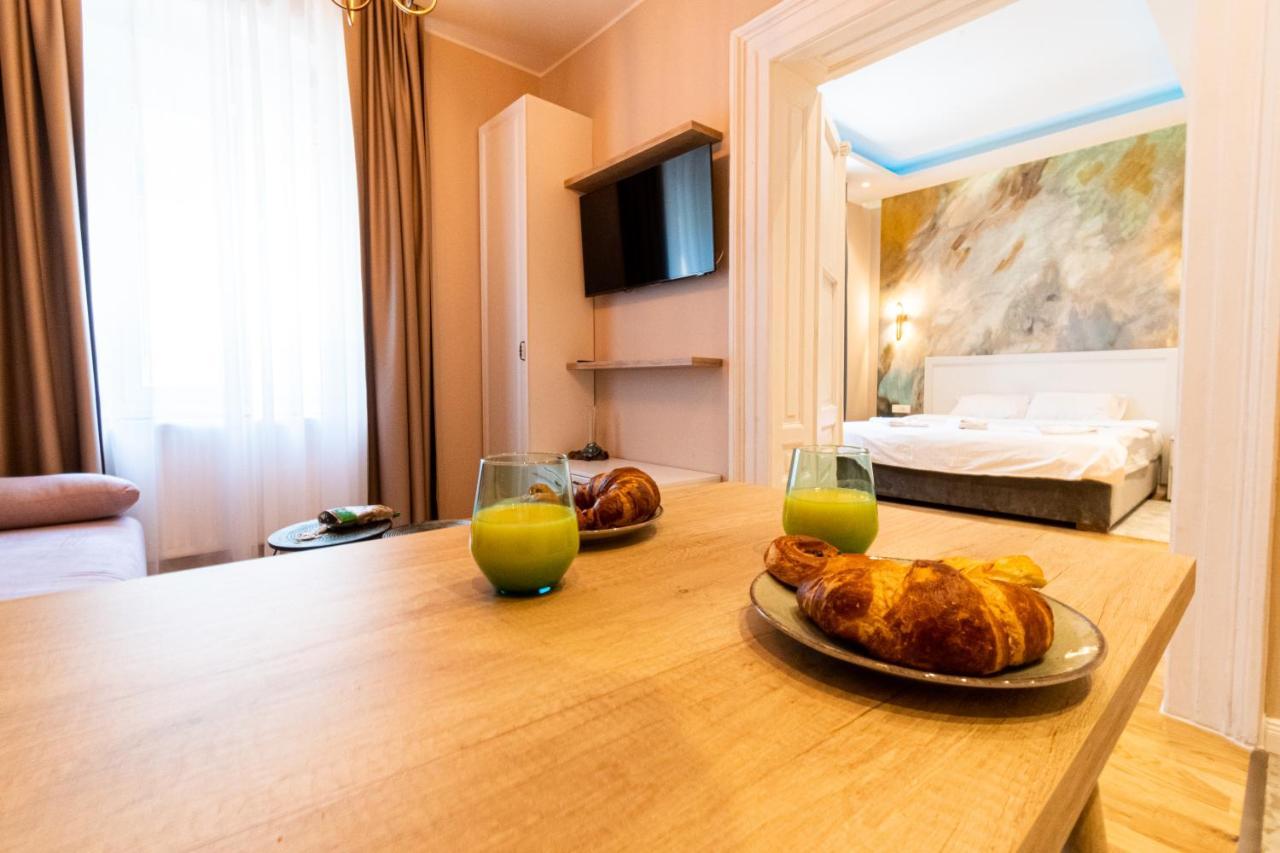Black Gate - Quiet Studio In The Heart Of Old Town With Free Private Secured Parking Braşov Eksteriør bilde