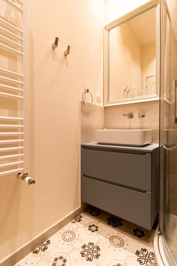 Black Gate - Quiet Studio In The Heart Of Old Town With Free Private Secured Parking Braşov Eksteriør bilde