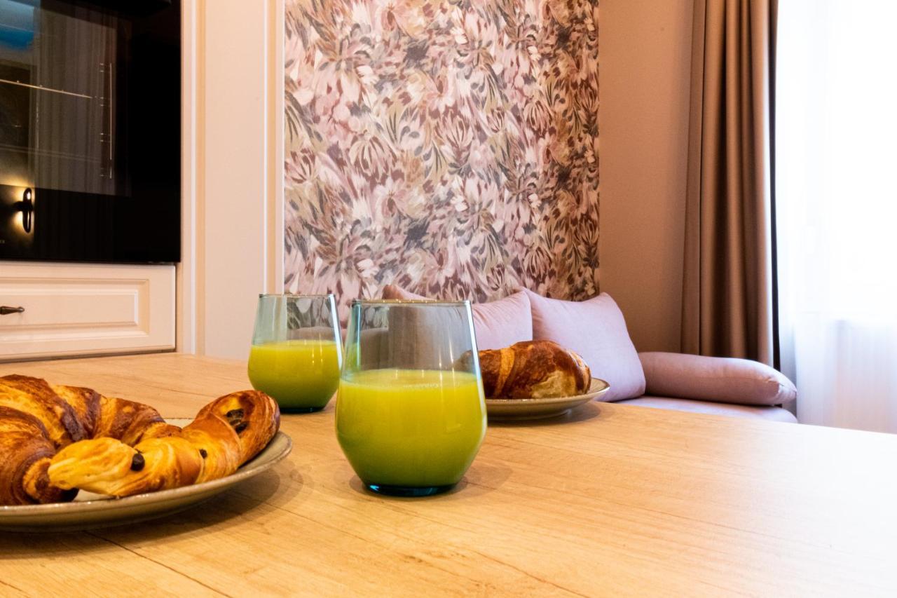 Black Gate - Quiet Studio In The Heart Of Old Town With Free Private Secured Parking Braşov Eksteriør bilde